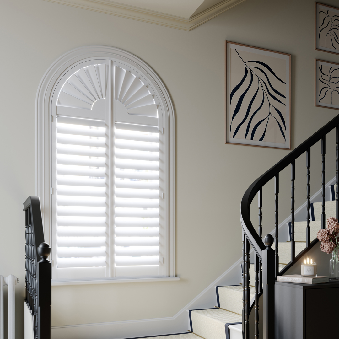 Landing,-Full-Height-Sunburst-Arch,-Vivid-White,-76mm-Slats